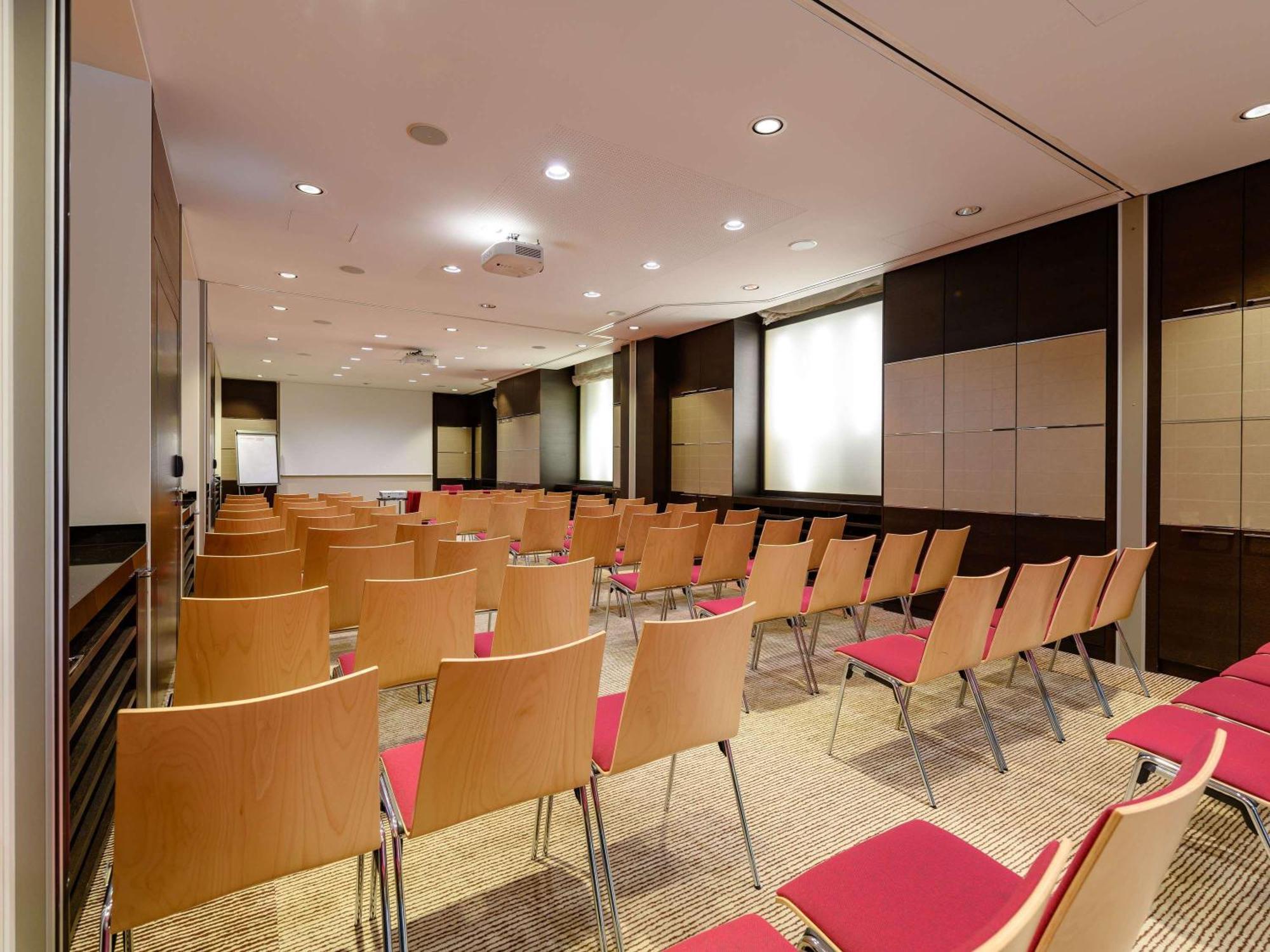 Moevenpick Hotel Lausanne Ngoại thất bức ảnh